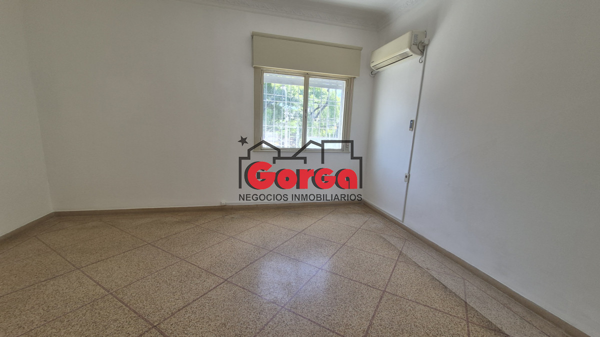 Casa ID.558 - Casa en planta alta en Magested a una cuadra de San Martín 