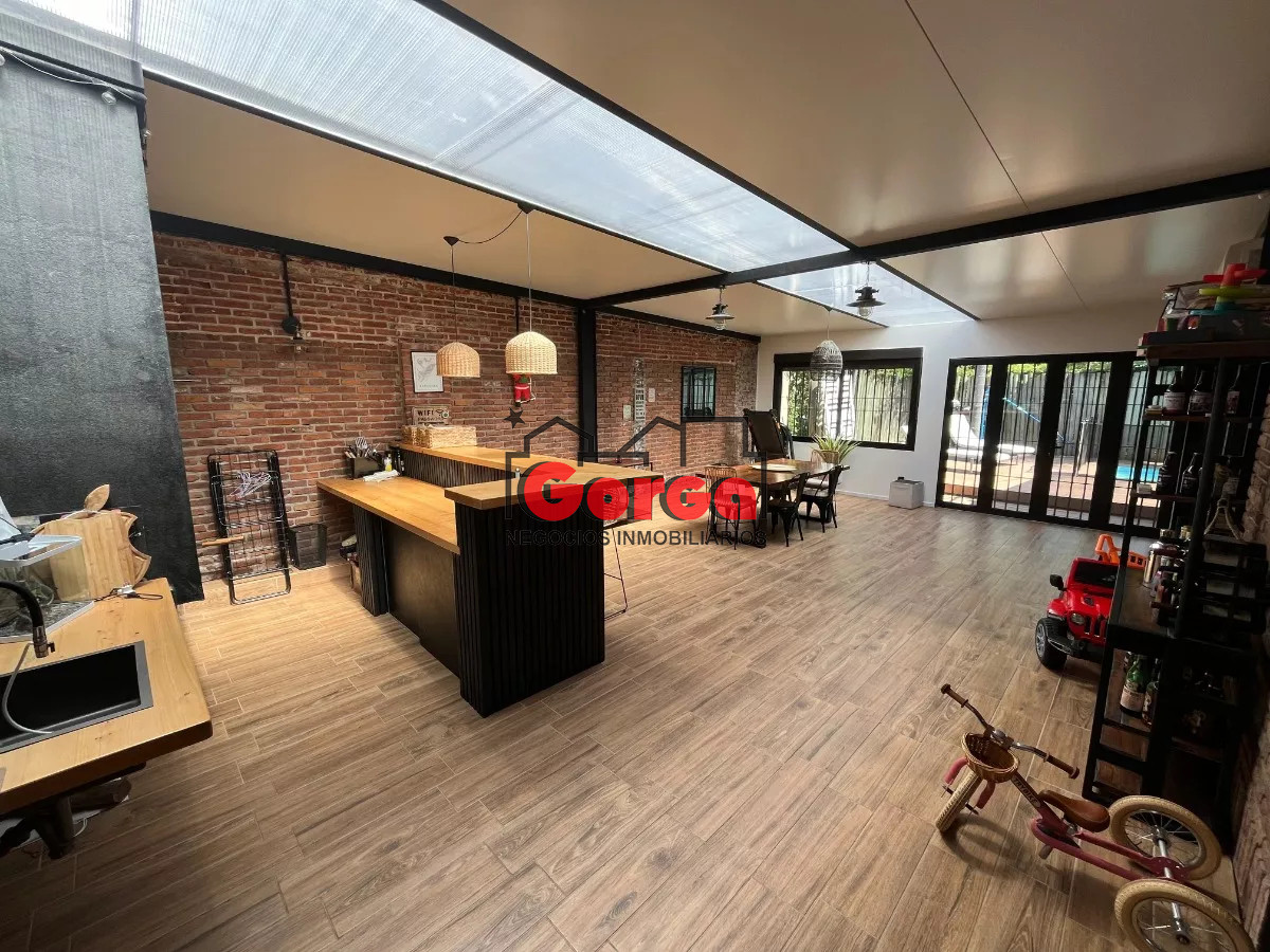 Casa ID.439 - Hermosa casa domótica en Carrasco Sur, a metros de Avda Italia