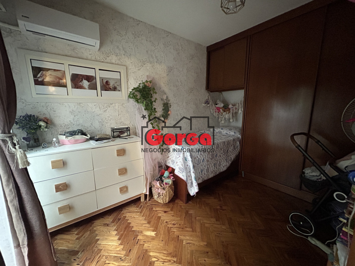 Casa ID.573 - Excelente casa en PB, sobre Acevedo Díaz y Cagancha