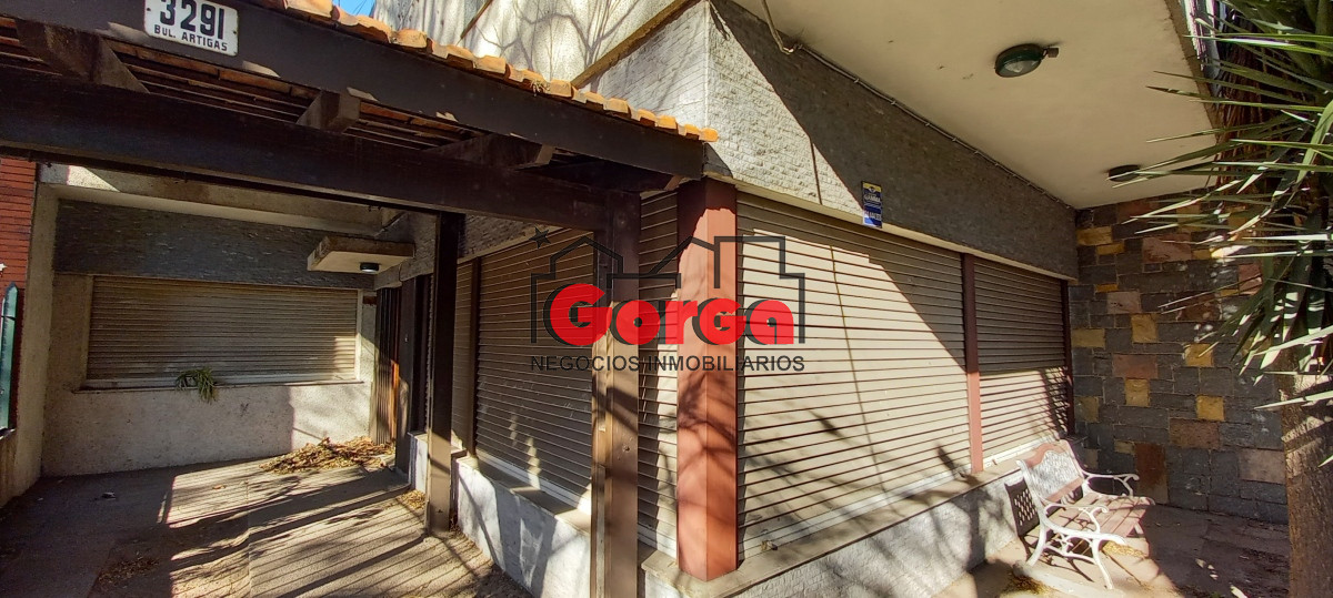 Casa ID.385 - Padrón único sobre Br Artigas casi Gral Flores