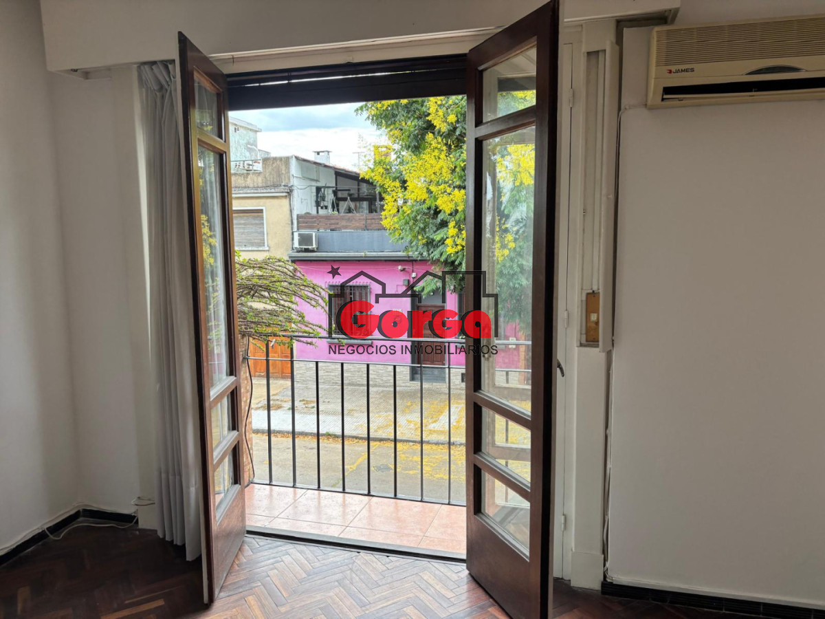 Casa ID.590 - Casa 2 dorm sobre Yaguari casi Bvar Artigas 
