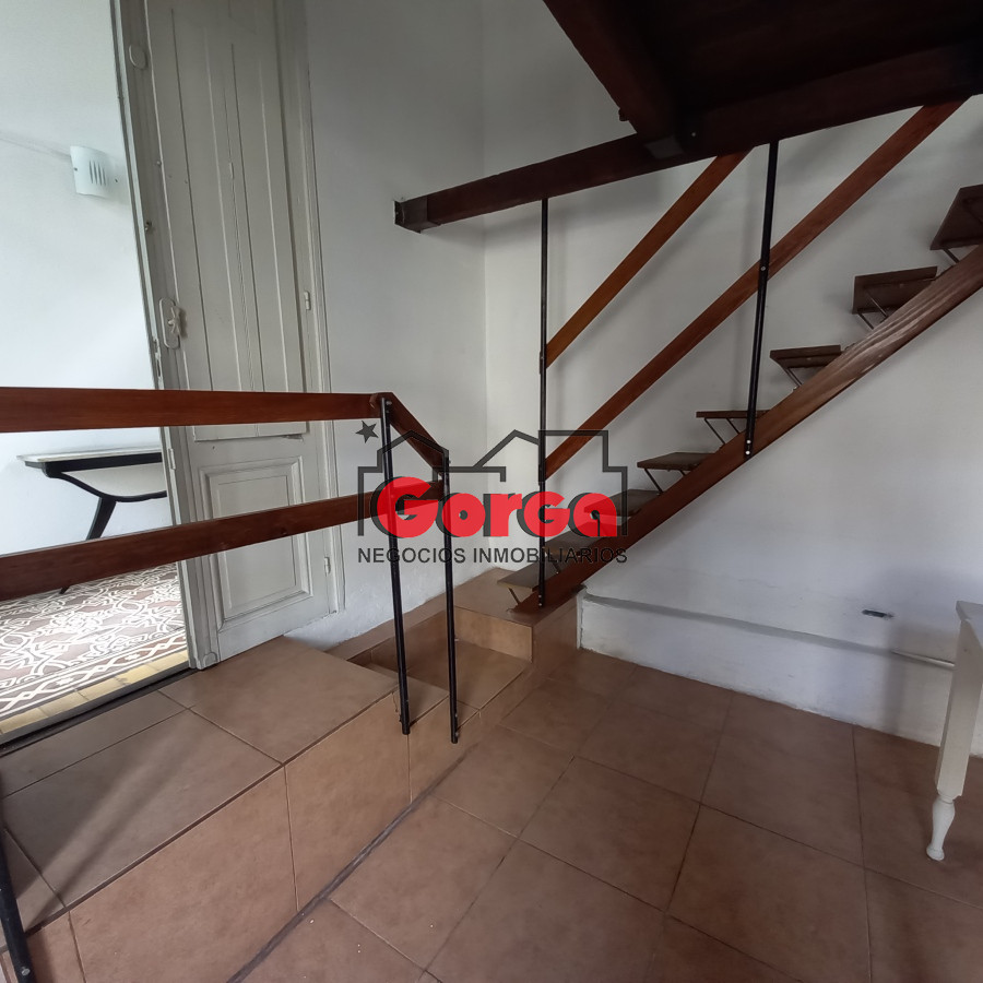 Casa ID.404 - Casa sobre Garibaldi esquina Cufré