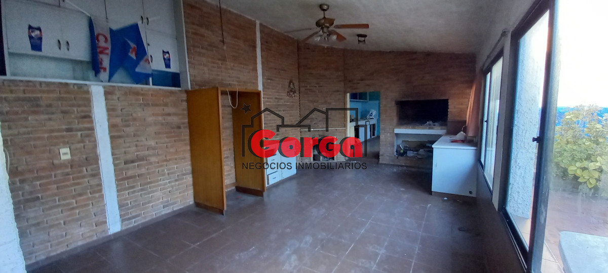 Casa ID.385 - Padrón único sobre Br Artigas casi Gral Flores