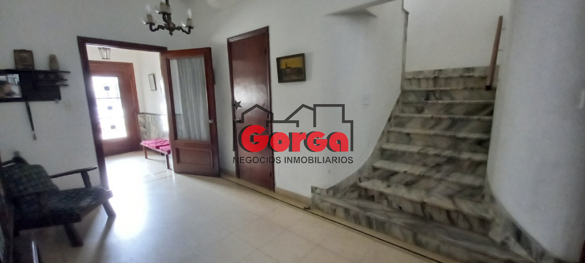 Casa ID.29 - Sólida construcción en dos plantas. Ideal empresa o dos familias.