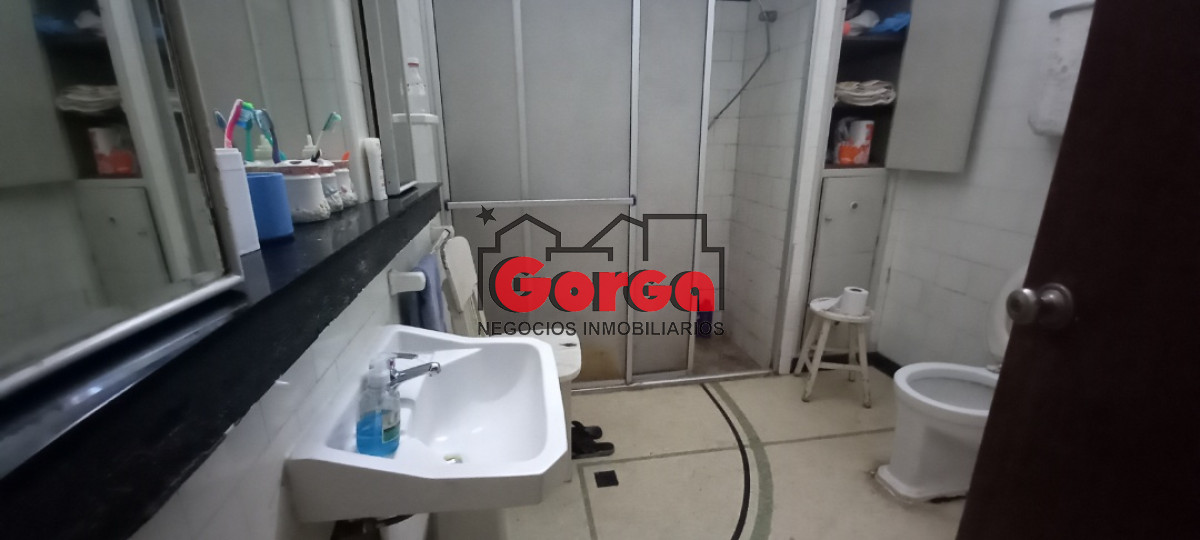 Casa ID.29 - Sólida construcción en dos plantas. Ideal empresa o dos familias.