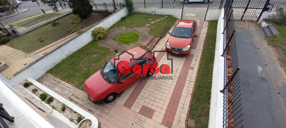 Casa ID.29 - Sólida construcción en dos plantas. Ideal empresa o dos familias.