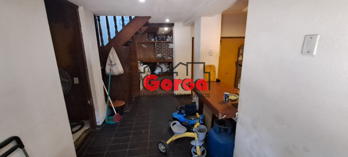 Casa ID.19 - A dos cuadras de Garibaldi y a metros de Arenal Grande. Zona con buenos servicios