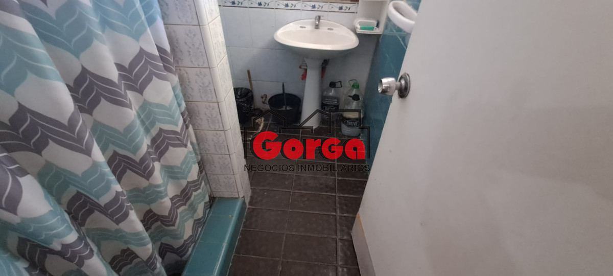 Casa ID.19 - A dos cuadras de Garibaldi y a metros de Arenal Grande. Zona con buenos servicios