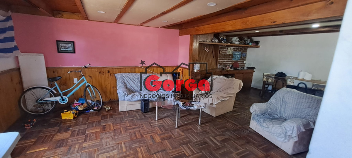 Casa ID.19 - A dos cuadras de Garibaldi y a metros de Arenal Grande. Zona con buenos servicios