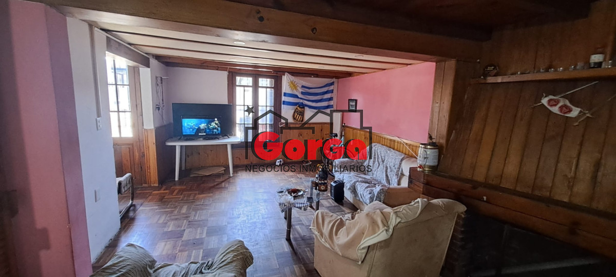 Casa ID.19 - A dos cuadras de Garibaldi y a metros de Arenal Grande. Zona con buenos servicios