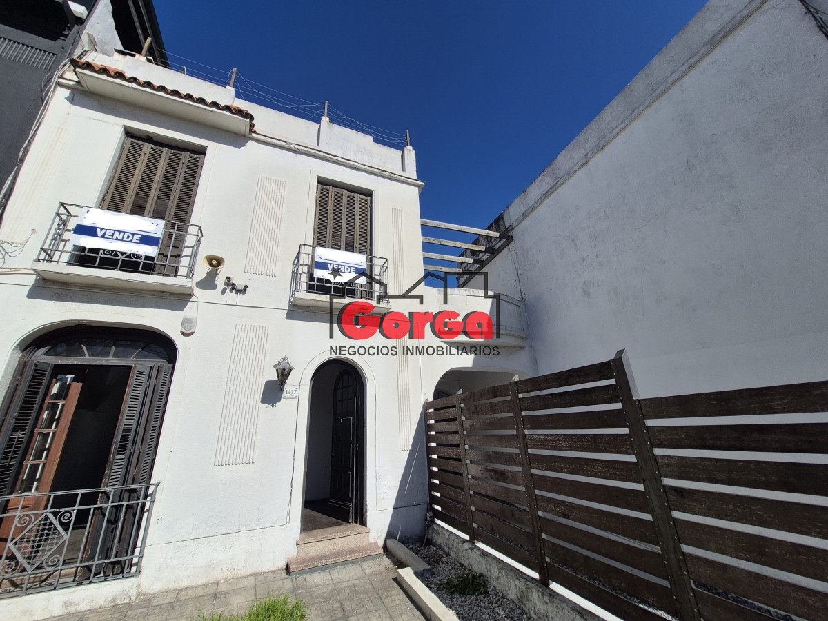 Casa ID.538 - A metros de la Rambla, sobre Solano López 