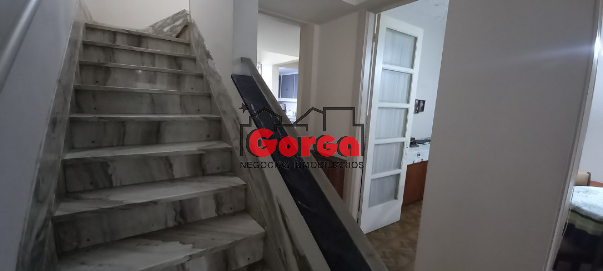 Casa ID.62 - Sobre Br Artigas y Pando, excelente construcción! 