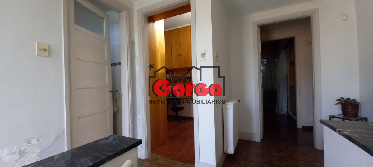 Casa ID.62 - Sobre Br Artigas y Pando, excelente construcción! 