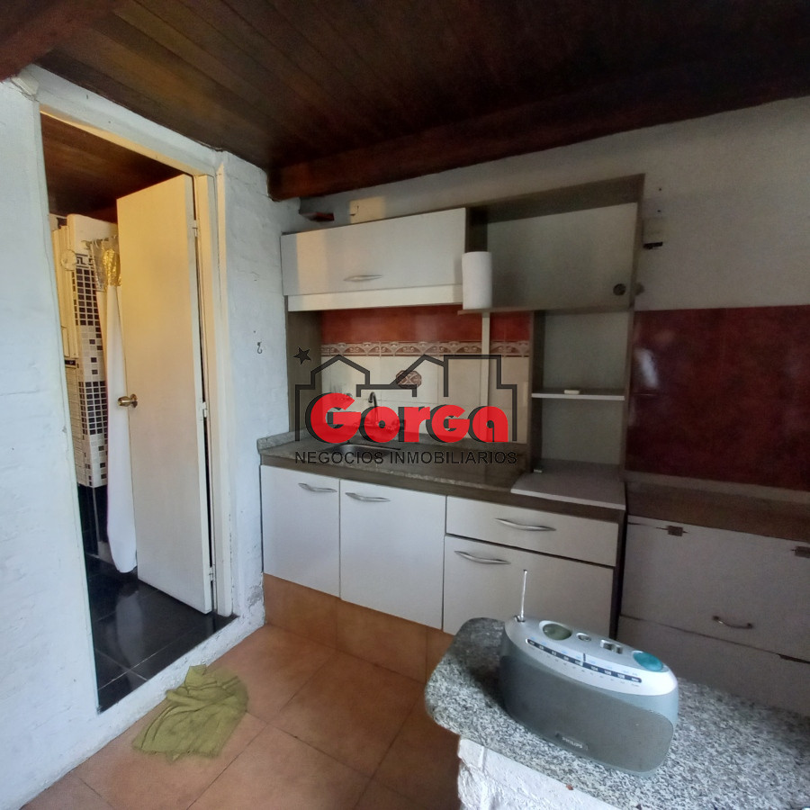 Casa ID.404 - Casa sobre Garibaldi esquina Cufré