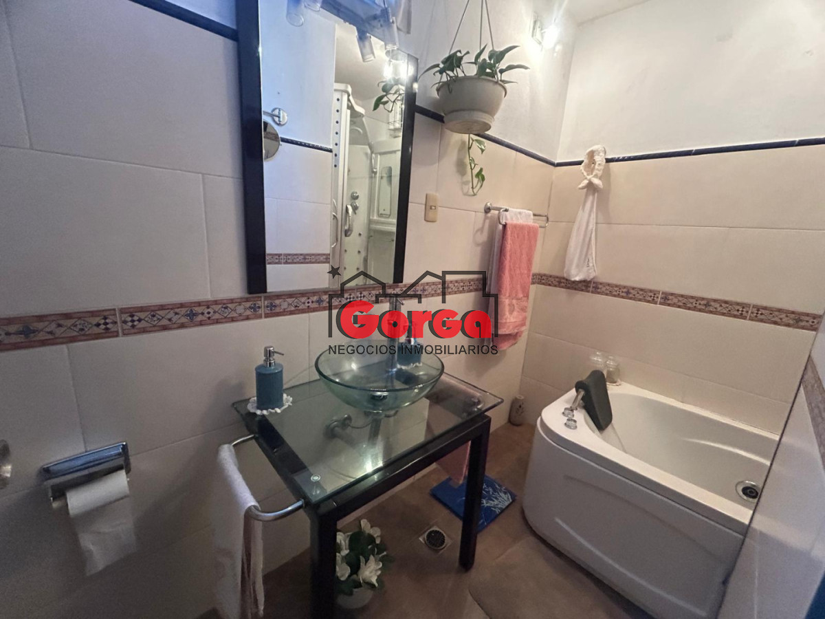 Casa ID.599 - Muy linda! Ideal para dos familias o renta