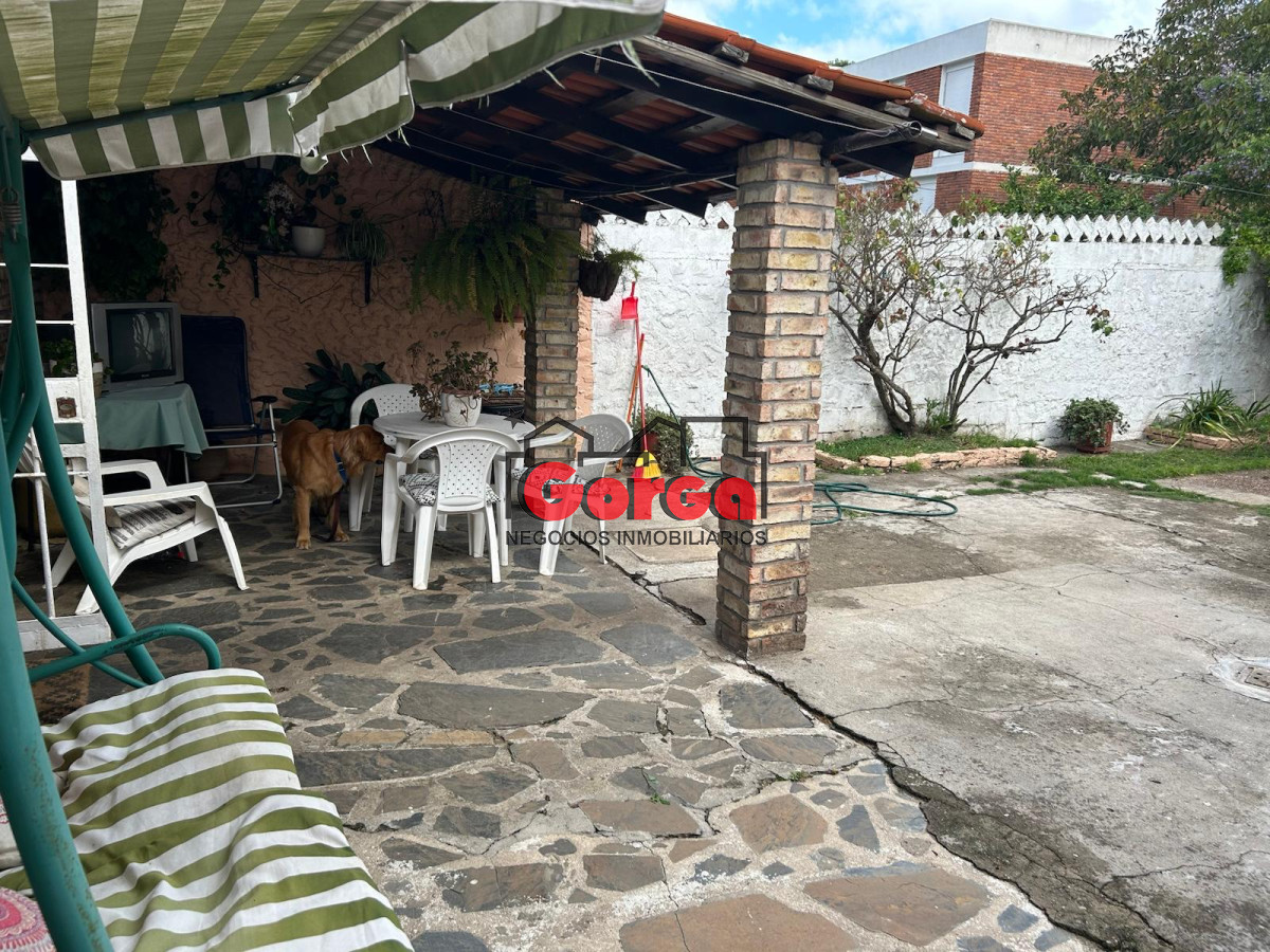 Casa ID.509 - Dos casas en un mismo padrón. Corumbé y Serrato. 