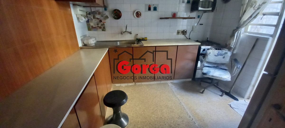 Casa ID.518 - Padrón único sobre Acevedo Díaz esquina Martín García