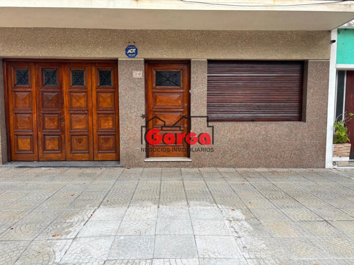 Casa ID.590 - Casa 2 dorm sobre Yaguari casi Bvar Artigas 