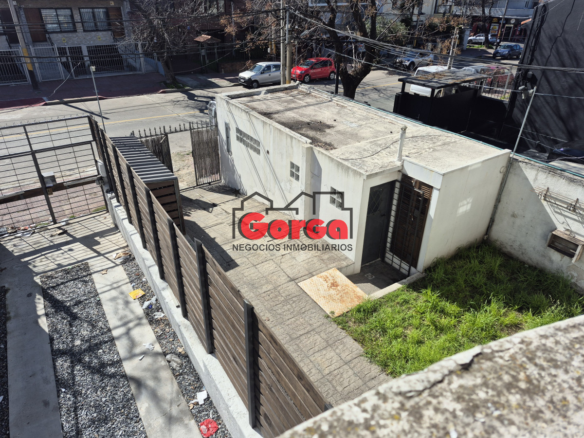 Casa ID.538 - A metros de la Rambla, sobre Solano López 