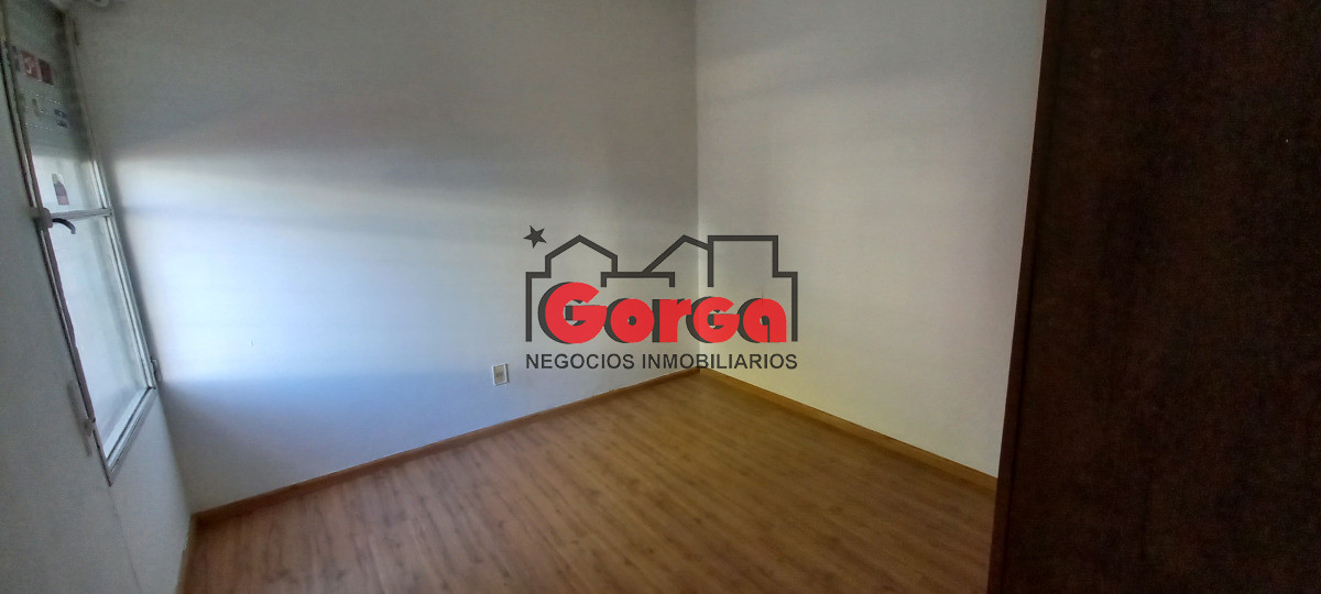 Casa ID.539 - Excelente casa sobre Requena y Miguelete
