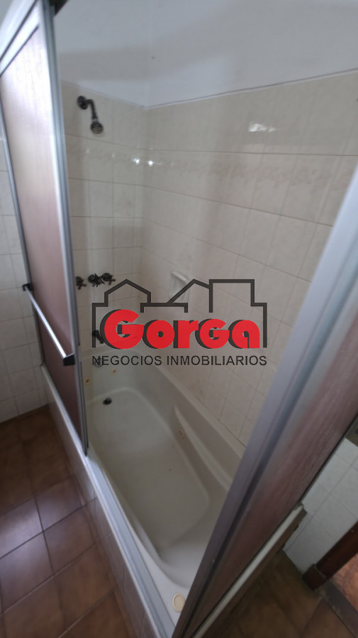 Casa ID.598 - Exclusiva en la zona, próx. a Nuevo Centro Shopping