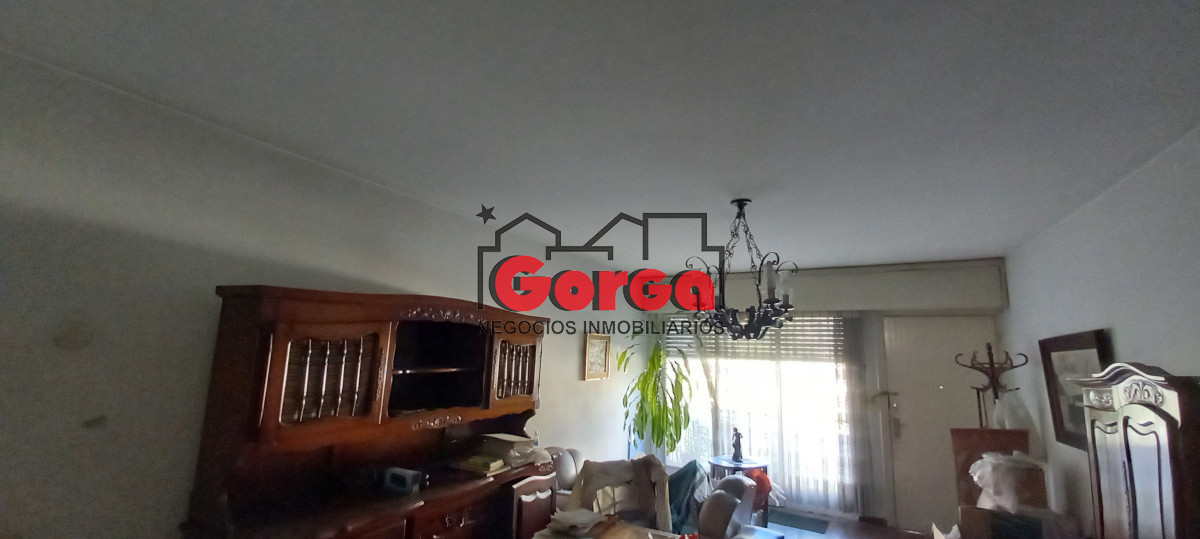 Casa ID.390 - Muy lindo dúplex en Chiavari y Herrera. Excelente punto!