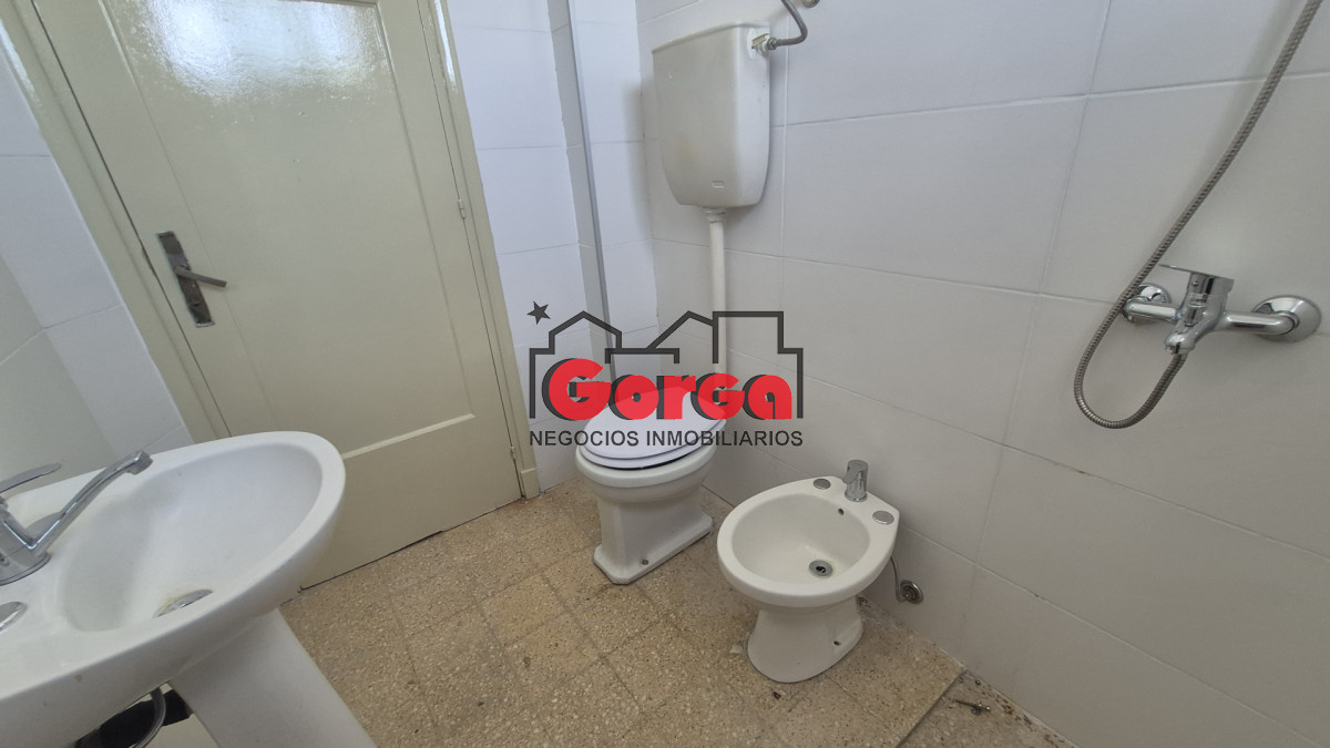 Casa ID.558 - Casa en planta alta en Magested a una cuadra de San Martín 