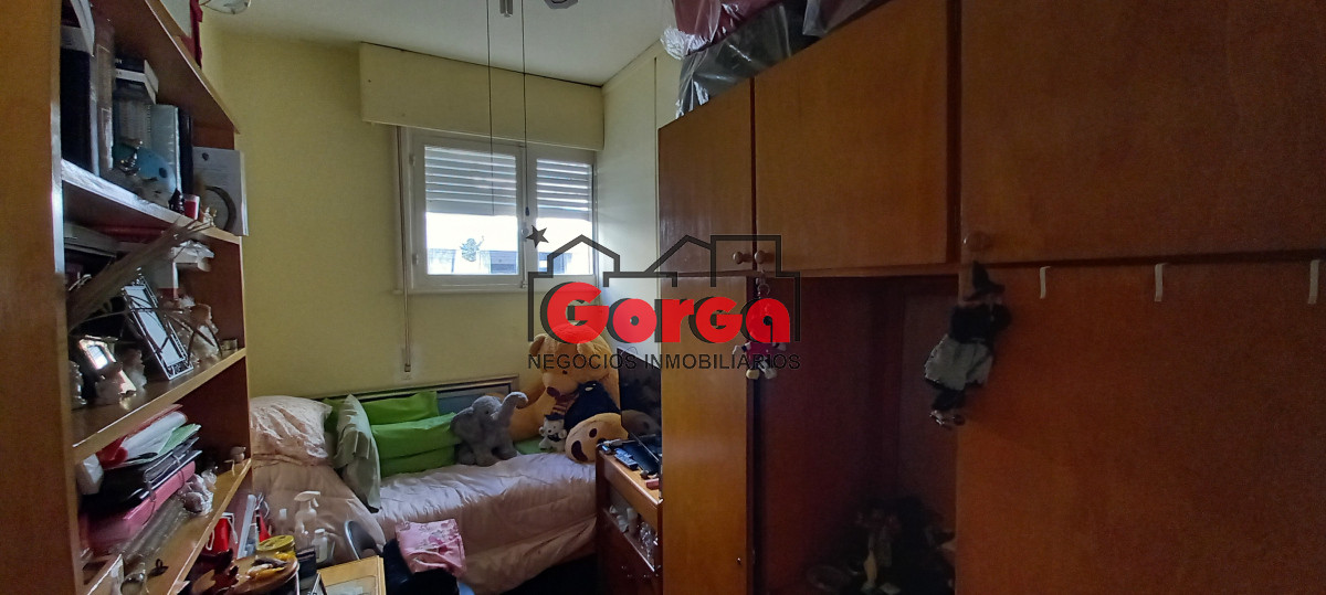 Casa ID.508 - A metros del NuevoCentro y a pasos de Br Artigas. Excelente casa en planta alta. 