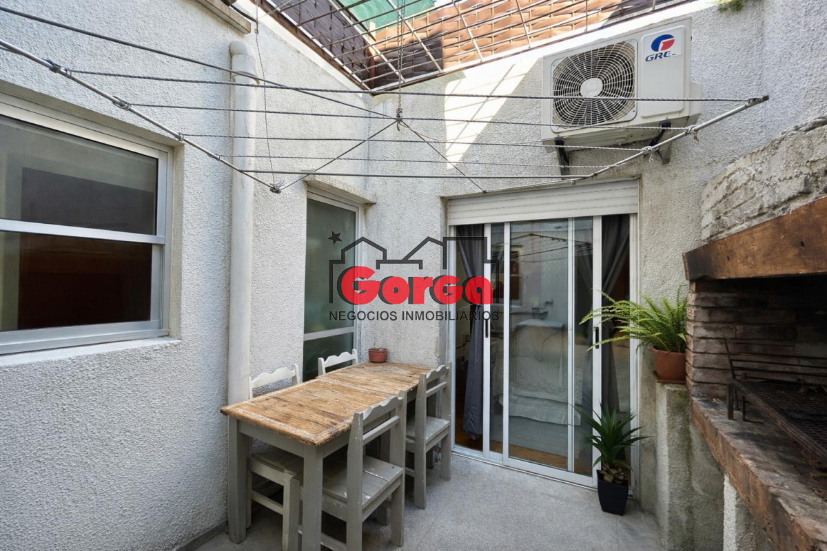 Casa ID.573 - Excelente casa en PB, sobre Acevedo Díaz y Cagancha