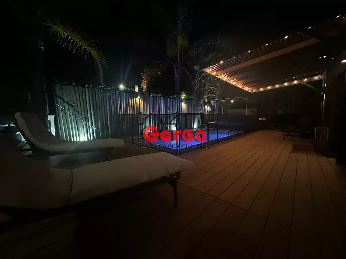 Casa ID.439 - Hermosa casa domótica en Carrasco Sur, a metros de Avda Italia