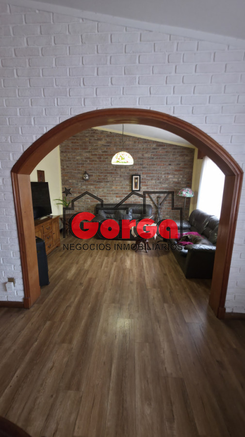 Casa ID.598 - Exclusiva en la zona, próx. a Nuevo Centro Shopping