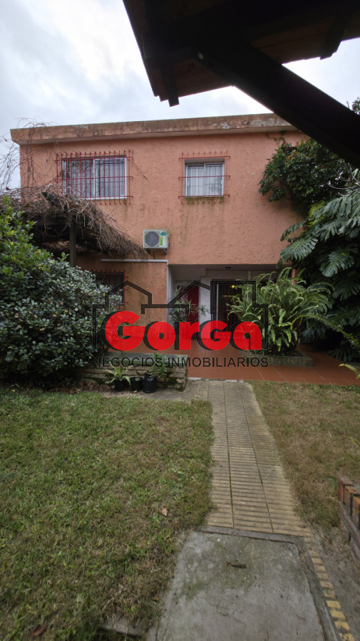 Casa ID.598 - Exclusiva en la zona, próx. a Nuevo Centro Shopping