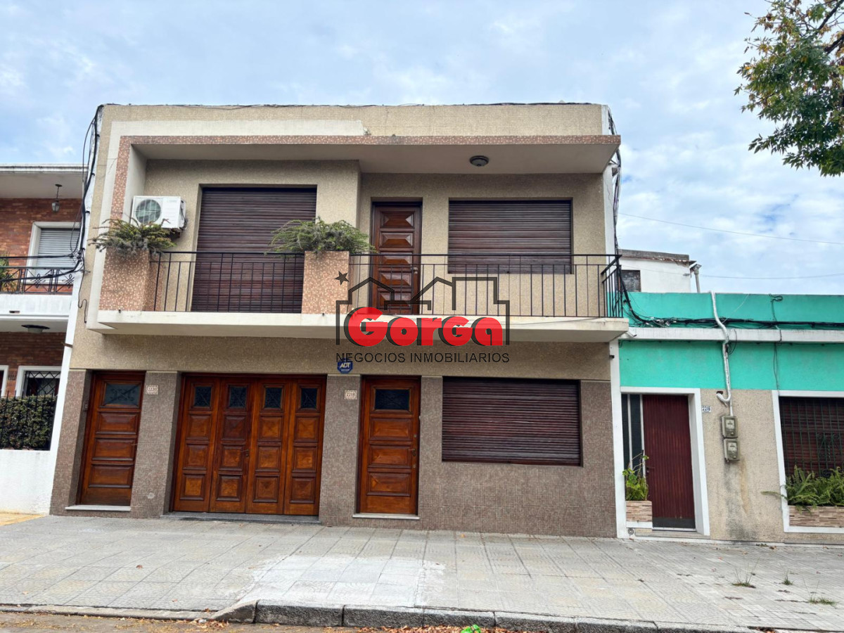 Casa ID.575 - Hermosa Casa sobre Yaguarí casi Bvar Artigas 