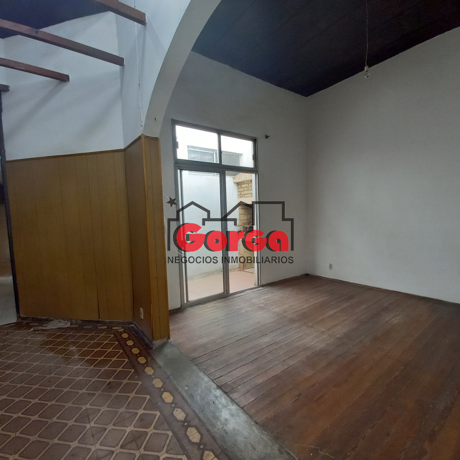 Casa ID.404 - Casa sobre Garibaldi esquina Cufré