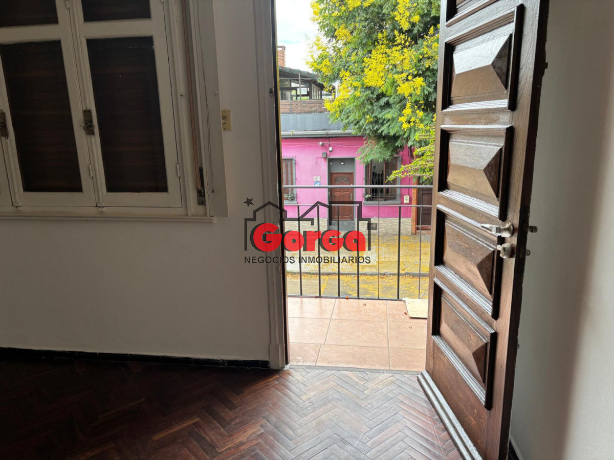 Casa ID.590 - Casa 2 dorm sobre Yaguari casi Bvar Artigas 