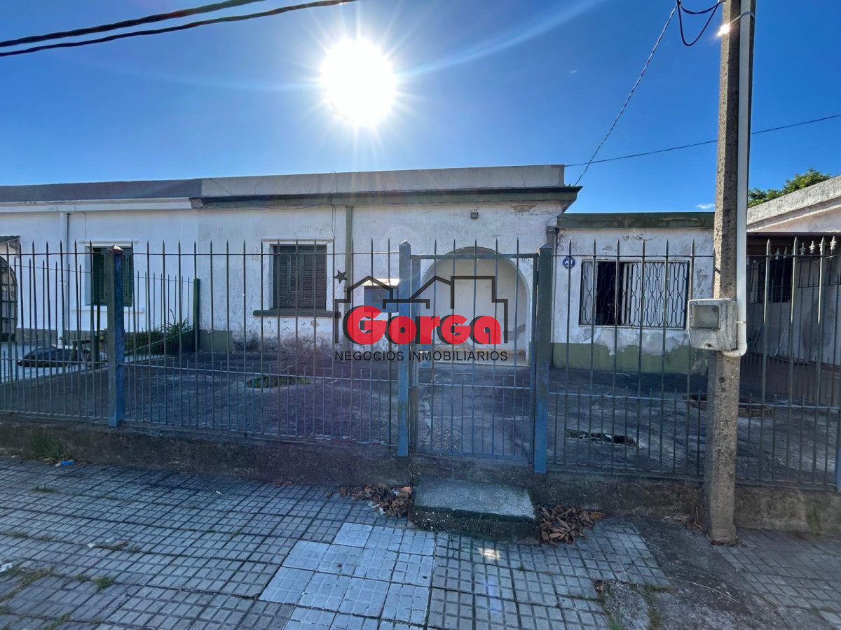 Casa ID.486 - Sobre Yucatan, casa en padrón único, excelente desahogo 