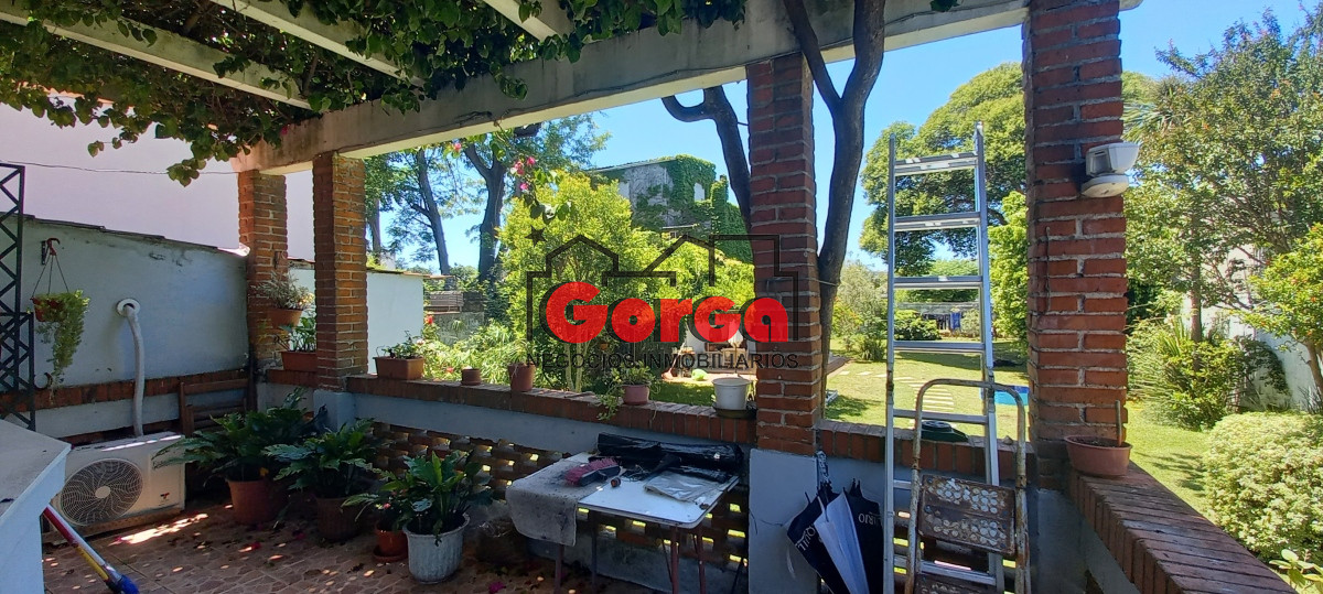 Casa ID.386 - Hermosa casa sobre Castro