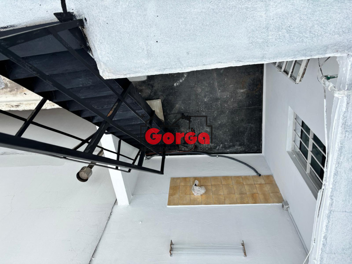 Casa ID.590 - Casa 2 dorm sobre Yaguari casi Bvar Artigas 