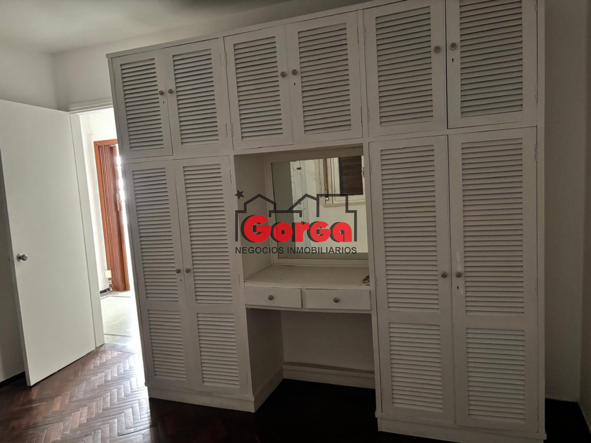Casa ID.590 - Casa 2 dorm sobre Yaguari casi Bvar Artigas 