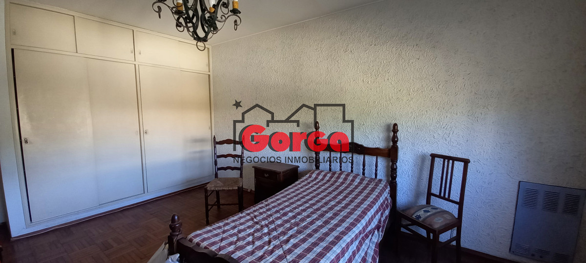 Casa ID.390 - Muy lindo dúplex en Chiavari y Herrera. Excelente punto!