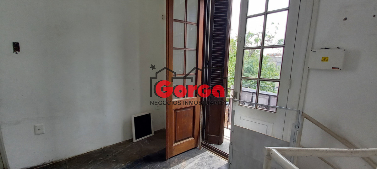 Casa ID.538 - A metros de la Rambla, sobre Solano López 