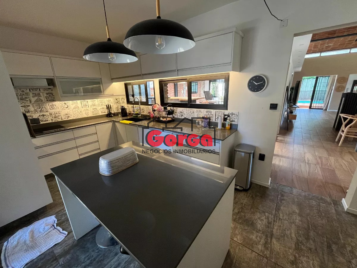 Casa ID.439 - Hermosa casa domótica en Carrasco Sur, a metros de Avda Italia