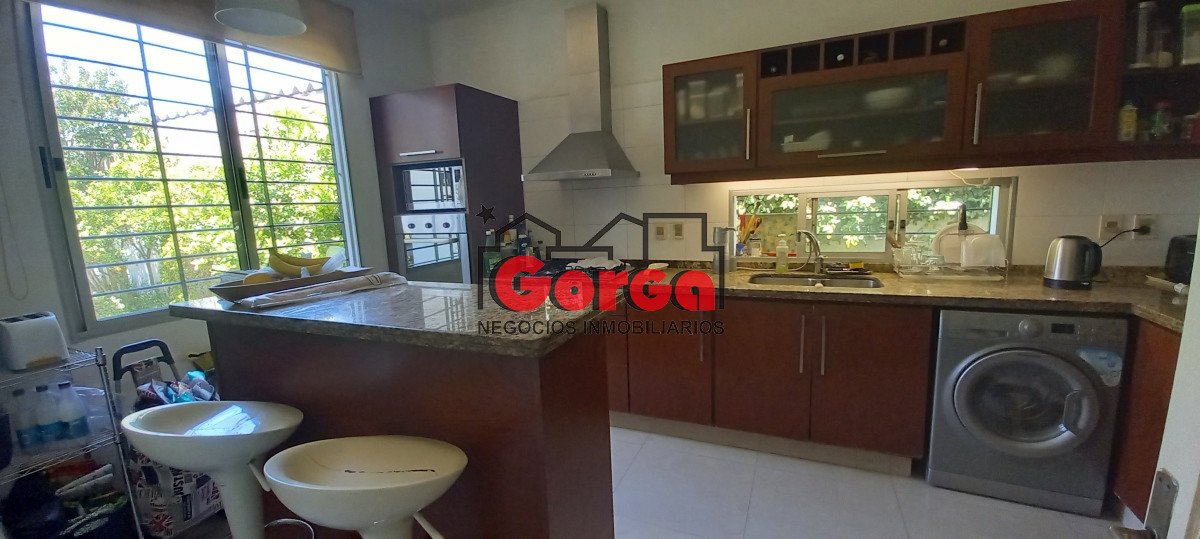 Casa ID.386 - Hermosa casa sobre Castro