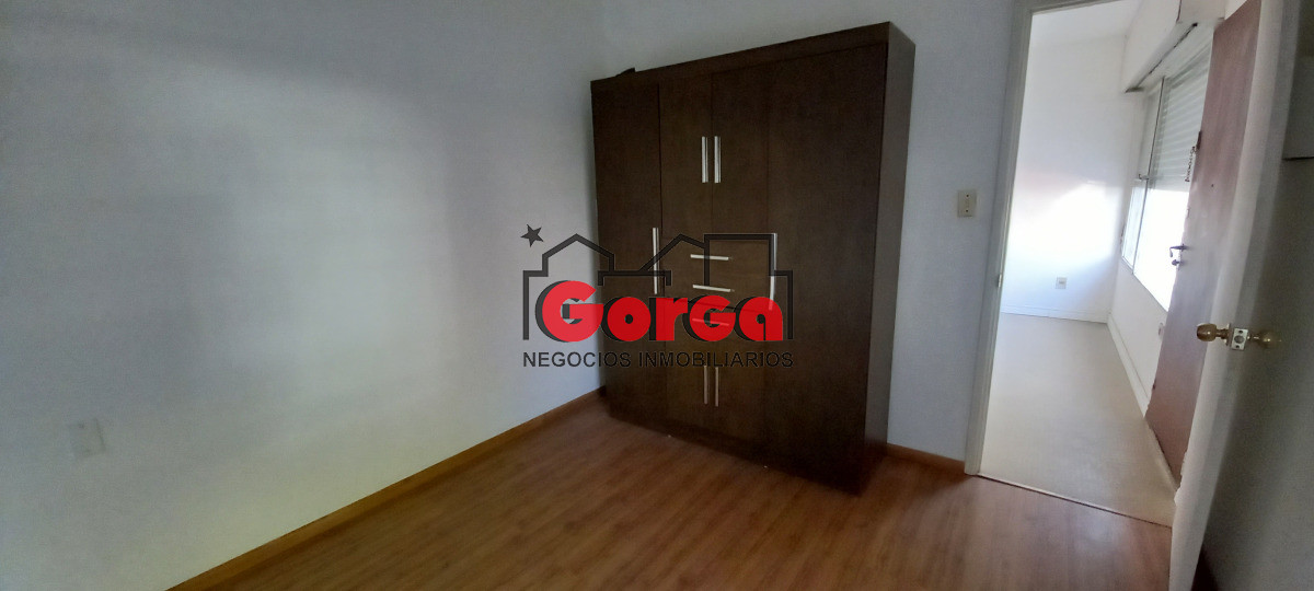 Casa ID.539 - Excelente casa sobre Requena y Miguelete