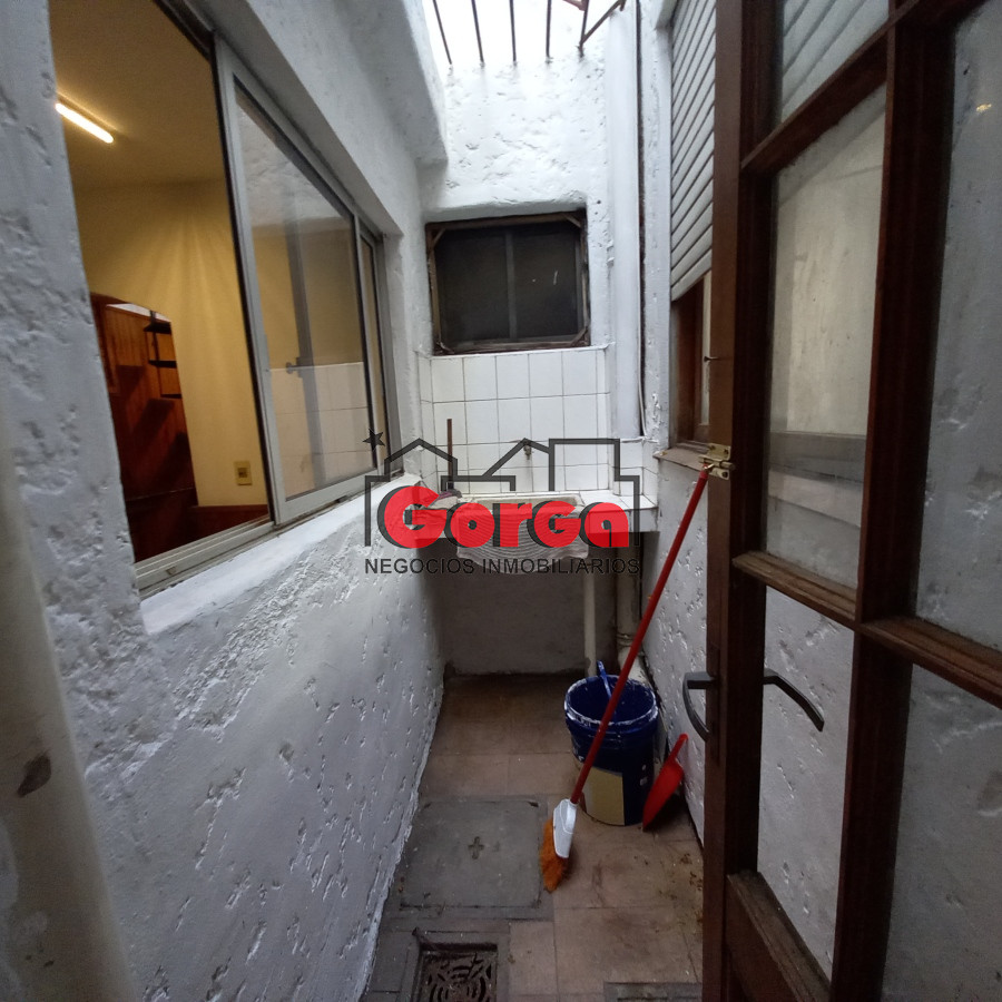 Casa ID.404 - Casa sobre Garibaldi esquina Cufré