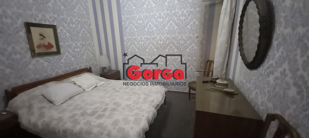 Casa ID.518 - Padrón único sobre Acevedo Díaz esquina Martín García