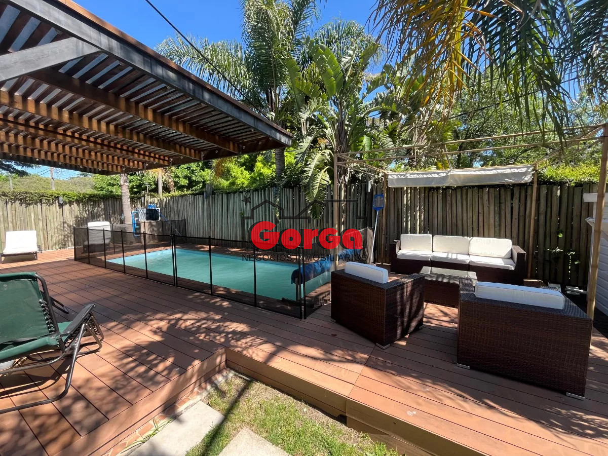 Casa ID.439 - Hermosa casa domótica en Carrasco Sur, a metros de Avda Italia