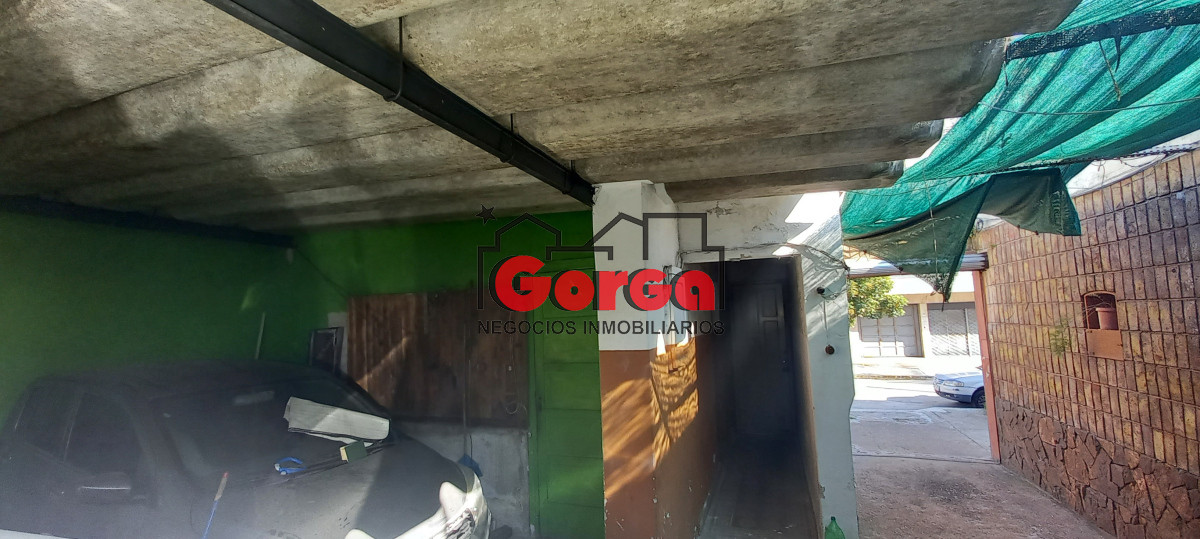 Casa ID.518 - Padrón único sobre Acevedo Díaz esquina Martín García