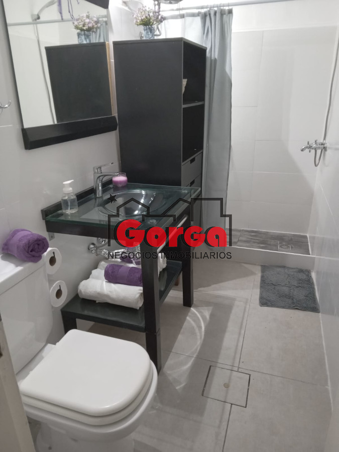 Casa ID.514 - Casa en alquiler sobre Tomas Gomensoro 