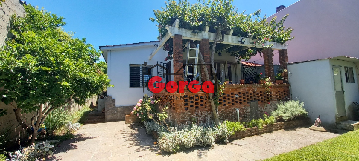 Casa ID.386 - Hermosa casa sobre Castro